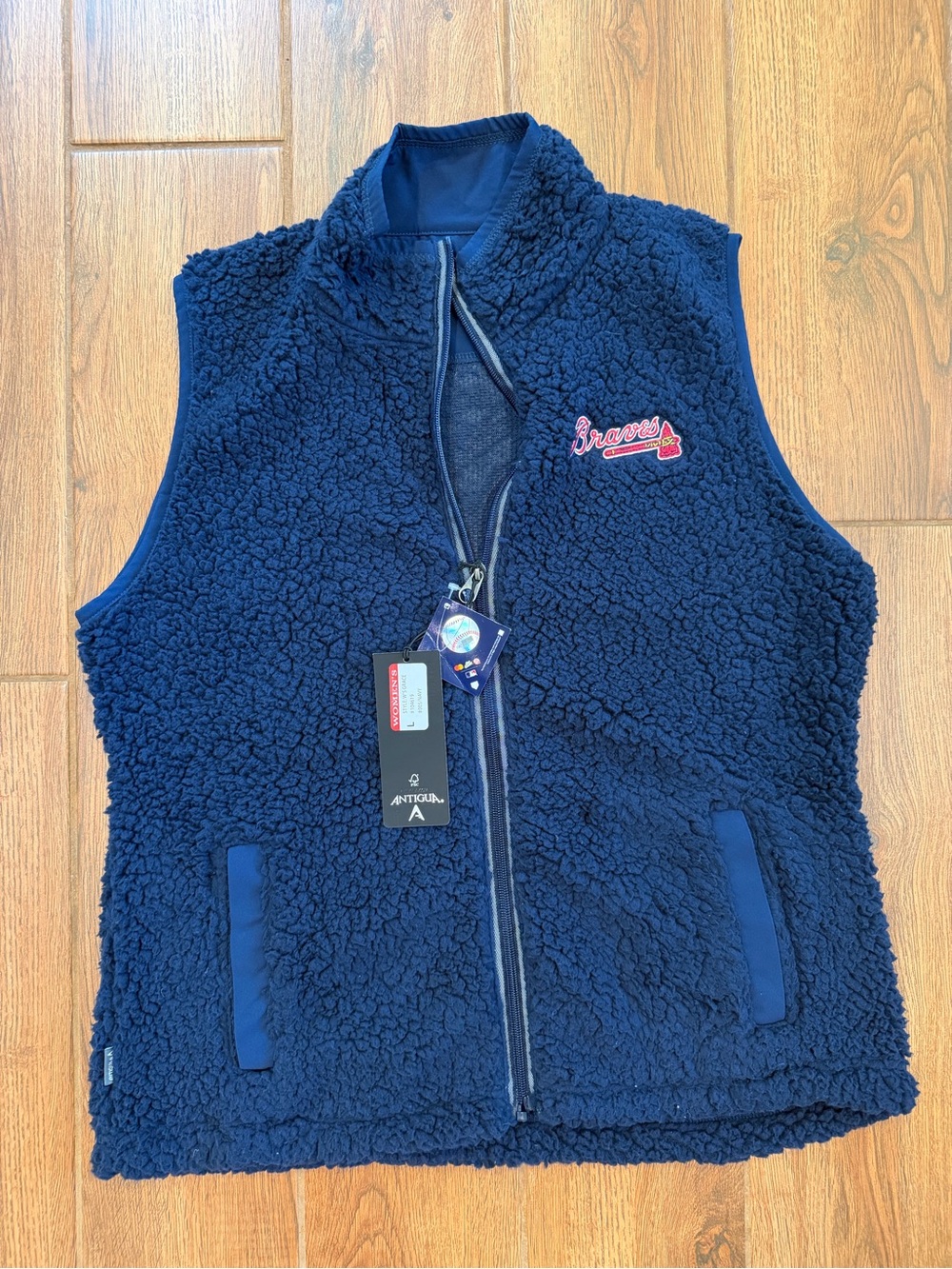 Antigua womens Navy Sherpa Braves Vest / large / nwt